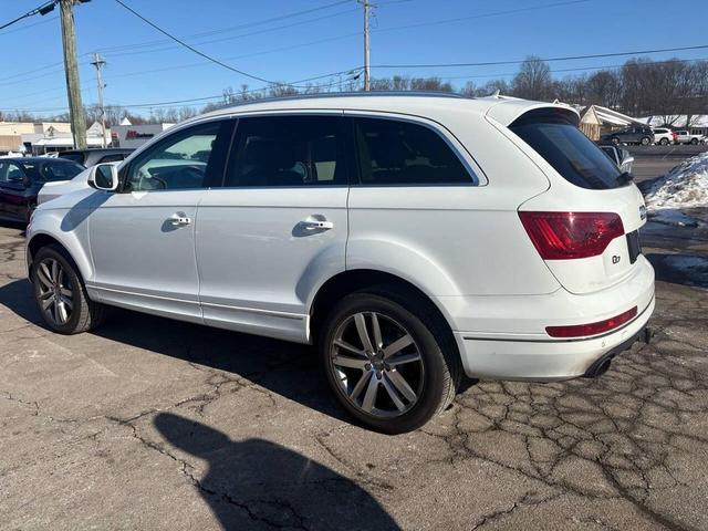 Photo of 2015 White Audi Q7