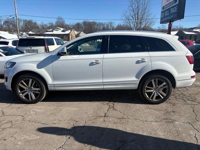 Photo of 2015 White Audi Q7