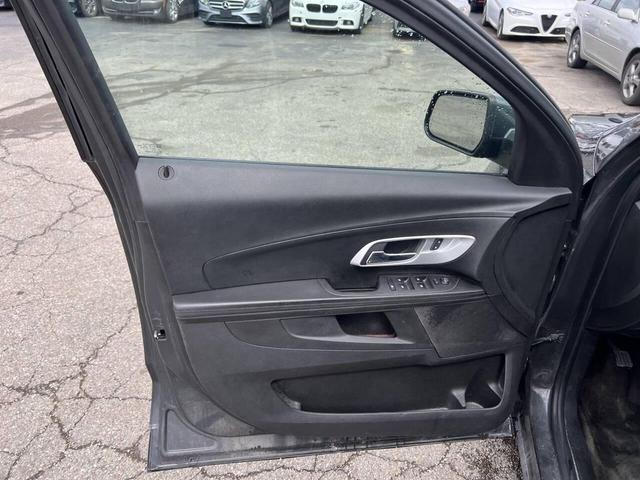 Photo of 2017 Gray Chevrolet Equinox