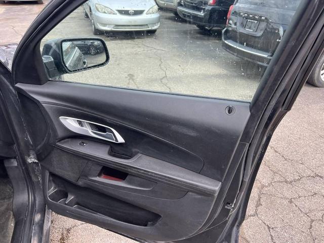 Photo of 2017 Gray Chevrolet Equinox