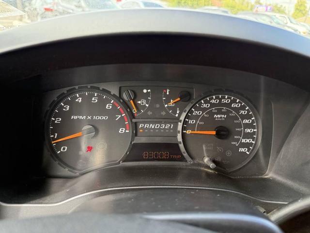 Photo of 2005 Red GMC Canyon