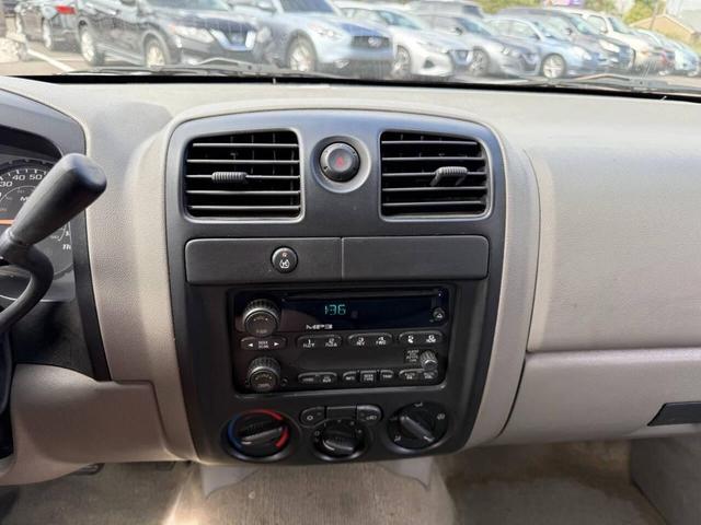 Photo of 2005 Red GMC Canyon