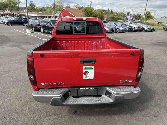 Photo of 2005 Red GMC Canyon