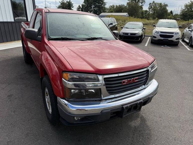 Photo of 2005 Red GMC Canyon