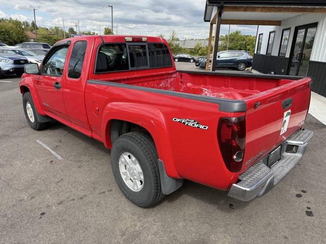 Photo of 2005 Red GMC Canyon