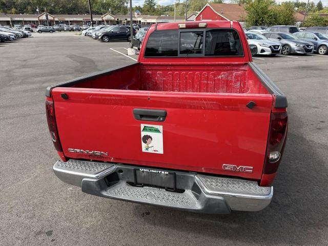 Photo of 2005 Red GMC Canyon