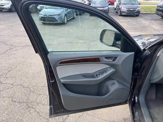 Photo of 2015 Gray Audi Q5