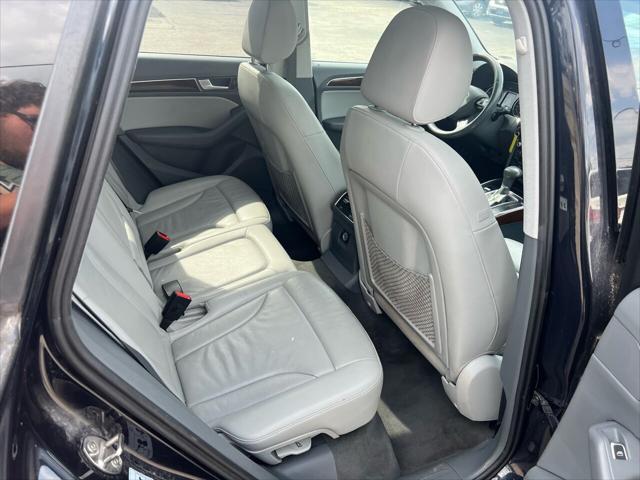 Photo of 2015 Gray Audi Q5