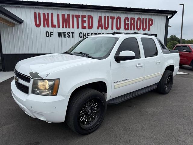 Photo of 2009 White Chevrolet Avalanche