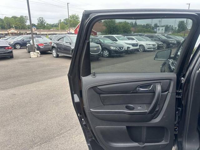 Photo of 2017 Black Chevrolet Traverse