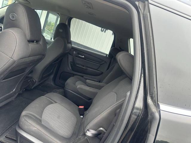 Photo of 2017 Black Chevrolet Traverse