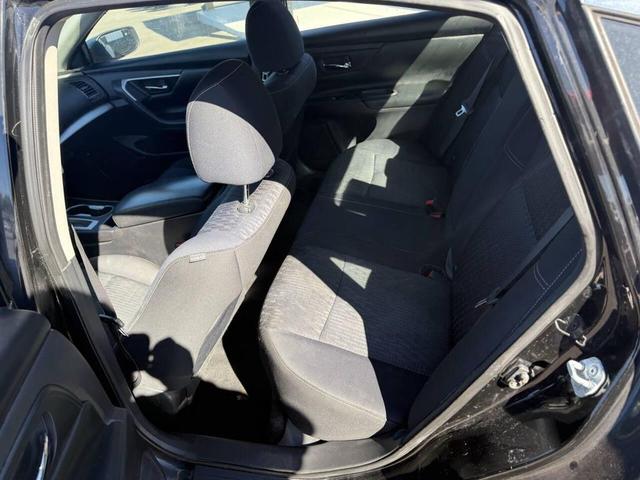 Photo of 2017 Black Nissan Altima