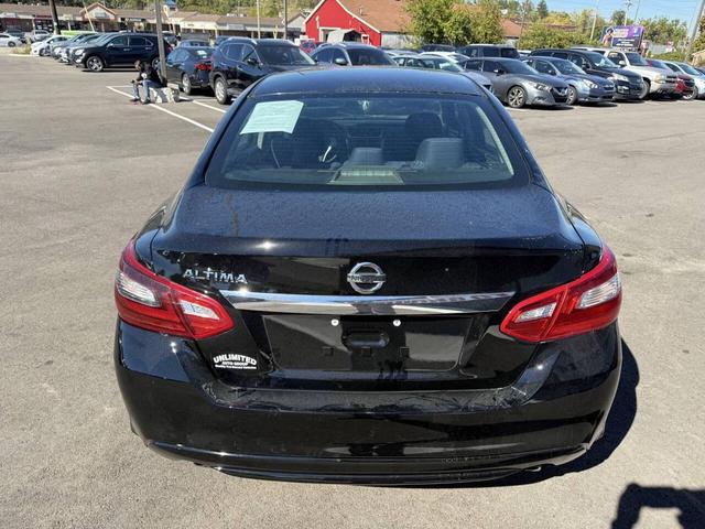 Photo of 2017 Black Nissan Altima