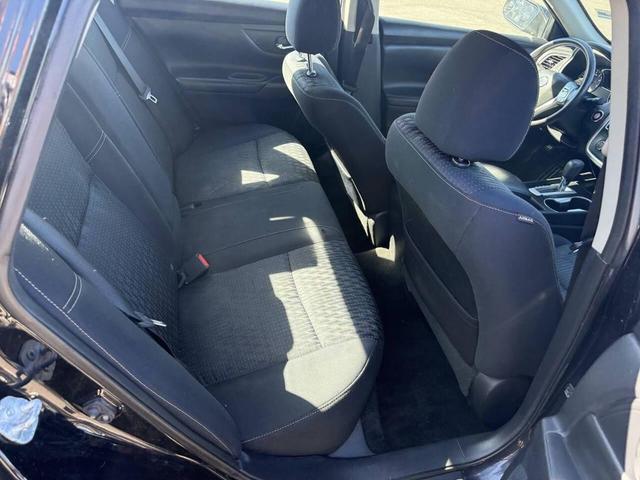 Photo of 2017 Black Nissan Altima