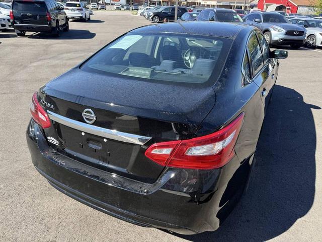 Photo of 2017 Black Nissan Altima