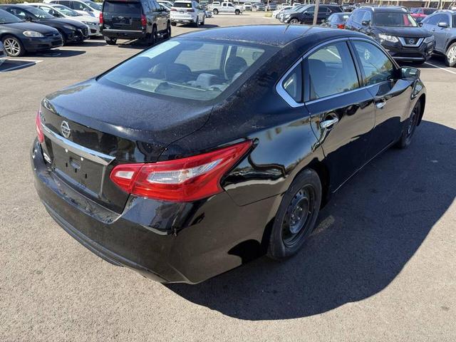 Photo of 2017 Black Nissan Altima