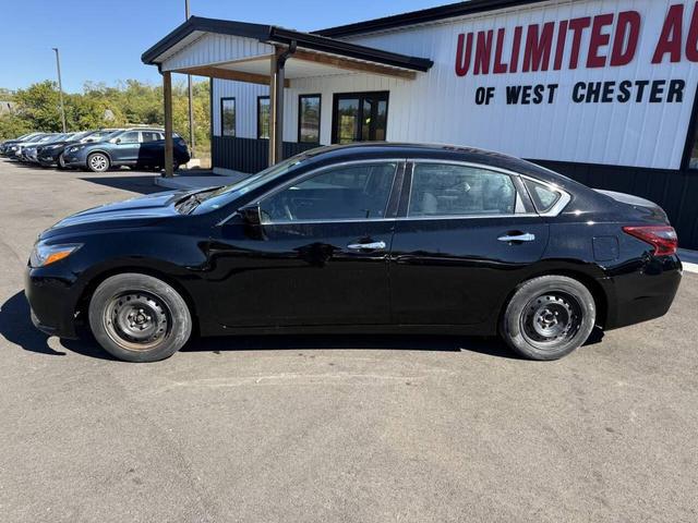 Photo of 2017 Black Nissan Altima
