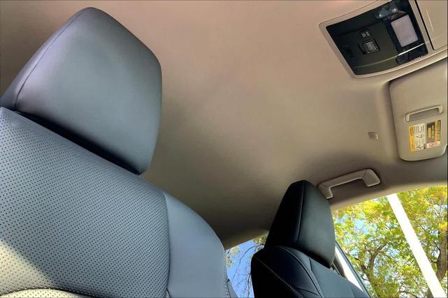 Photo of 2022 Atomic Silver Lexus RX 350