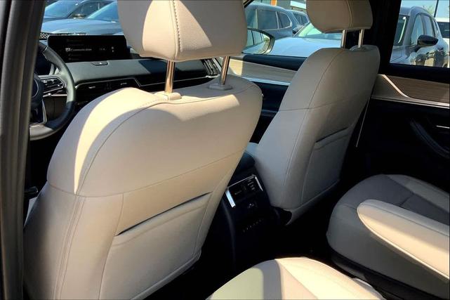 Photo of 2025 Rhodium White Premium Mazda CX-90