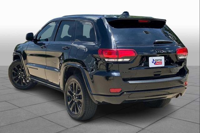 Photo of 2020 Diamond Black Crystal Pearlcoat Jeep Grand Cherokee