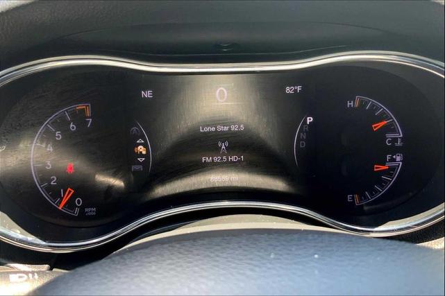 Photo of 2020 Diamond Black Crystal Pearlcoat Jeep Grand Cherokee