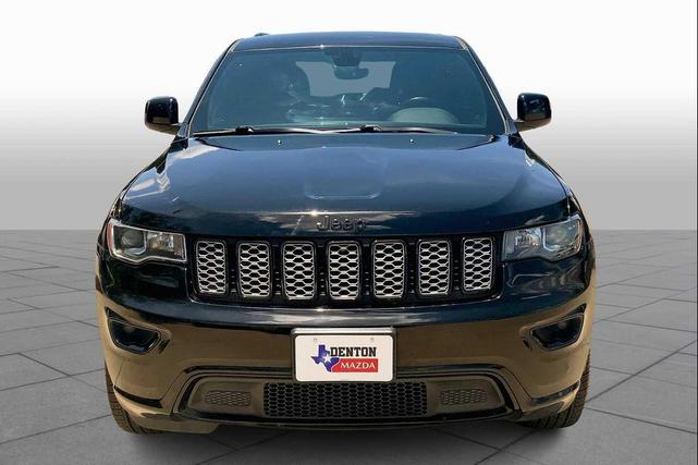 Photo of 2020 Diamond Black Crystal Pearlcoat Jeep Grand Cherokee