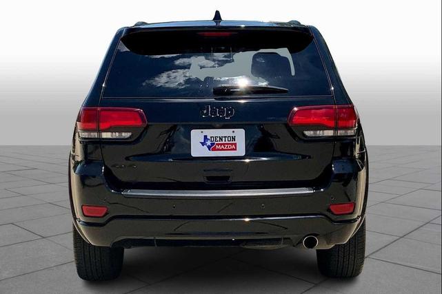 Photo of 2020 Diamond Black Crystal Pearlcoat Jeep Grand Cherokee