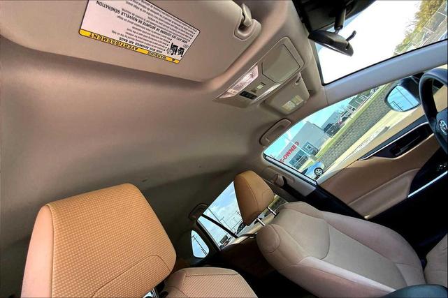 Photo of 2022 White Toyota RAV4