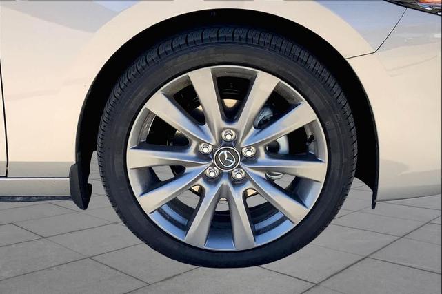 Photo of 2025 Platinum Quartz Metallic Mazda Mazda3