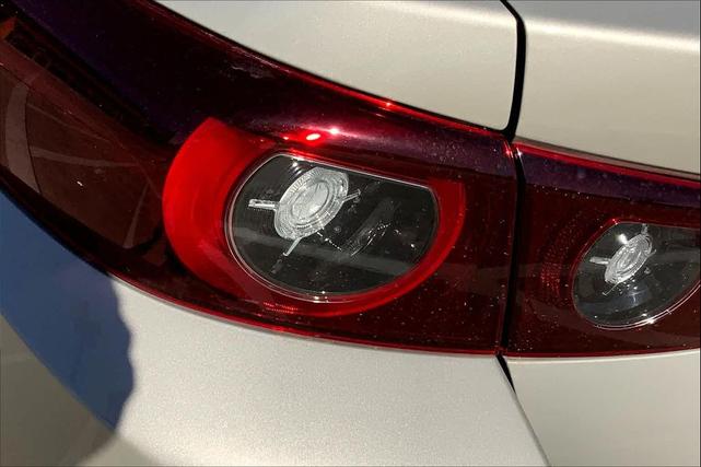 Photo of 2025 Platinum Quartz Metallic Mazda Mazda3