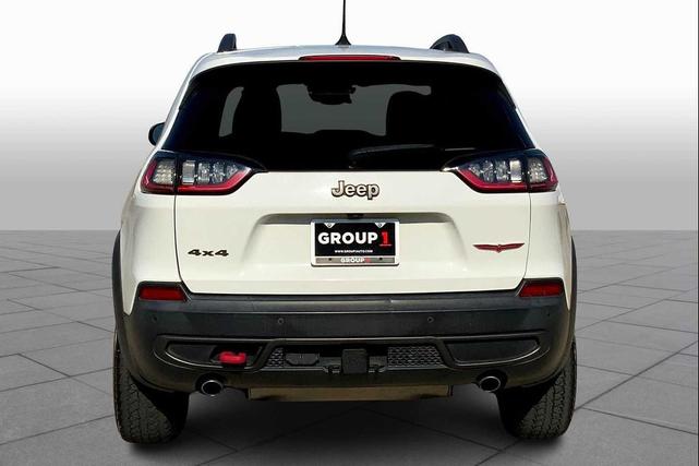 Photo of 2019 Bright White Clearcoat Jeep Cherokee