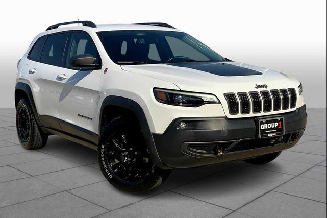 Photo of 2019 Bright White Clearcoat Jeep Cherokee