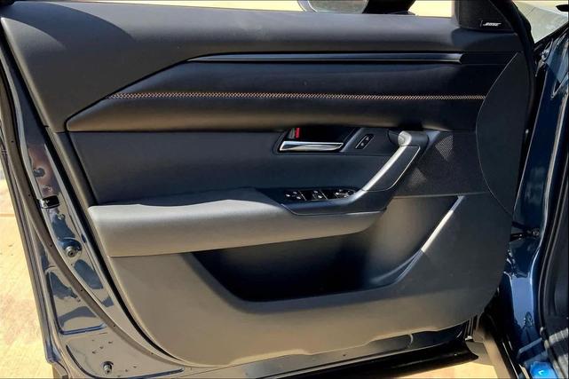 Photo of 2025 Ingot Blue Metallic Mazda CX-50