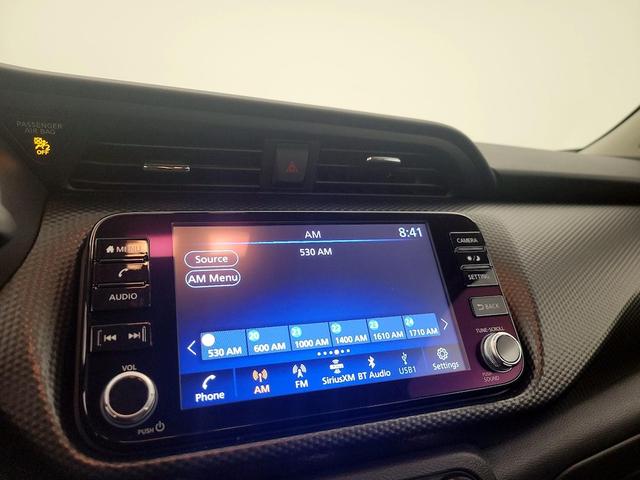 Photo of 2024 White Nissan Kicks