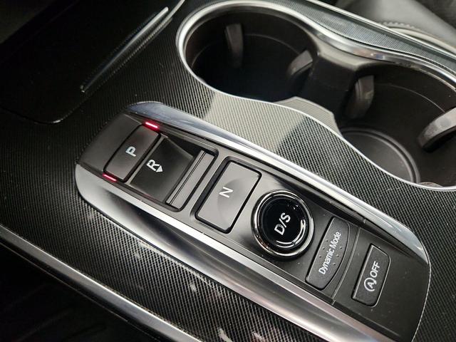 Photo of 2019 White Acura MDX