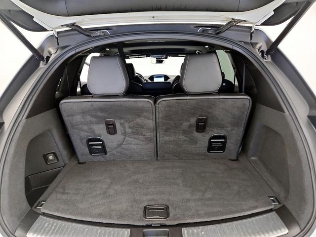 Photo of 2019 White Acura MDX