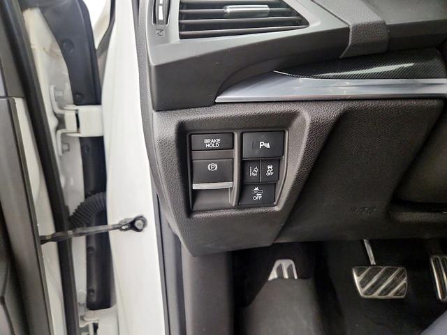 Photo of 2019 White Acura MDX
