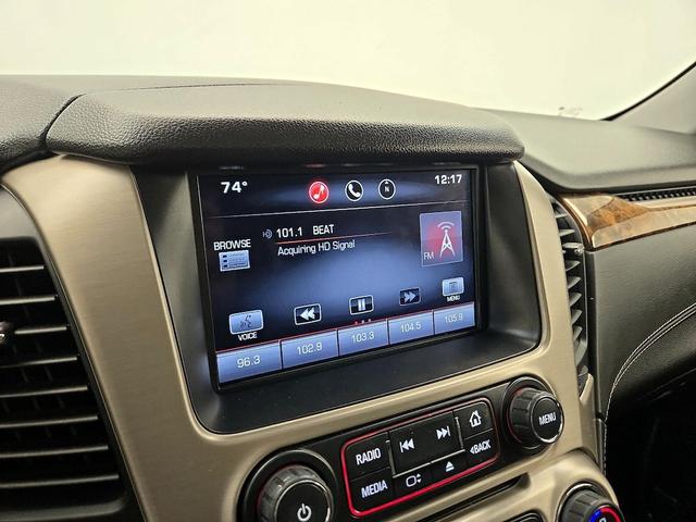Photo of 2015 White GMC Yukon