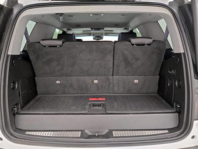 Photo of 2015 White GMC Yukon