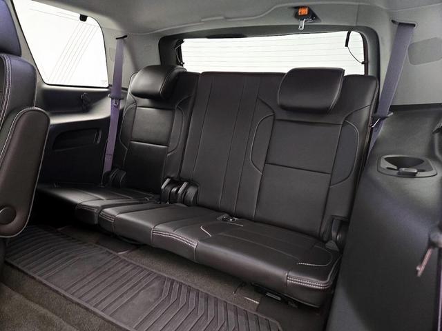 Photo of 2015 White GMC Yukon