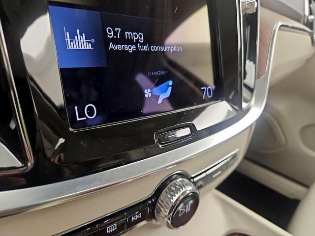 Photo of 2021 White Volvo S60