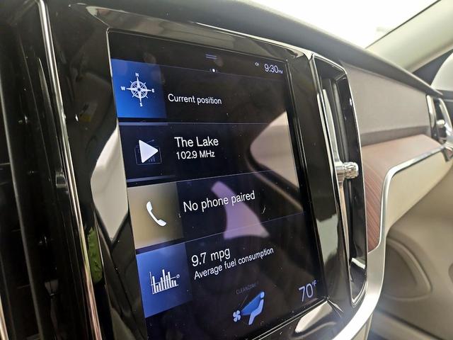 Photo of 2021 White Volvo S60