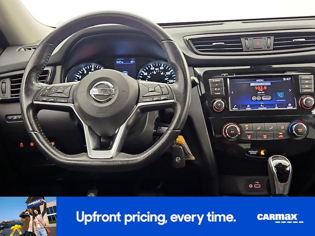 Photo of 2020 Silver Nissan Rogue
