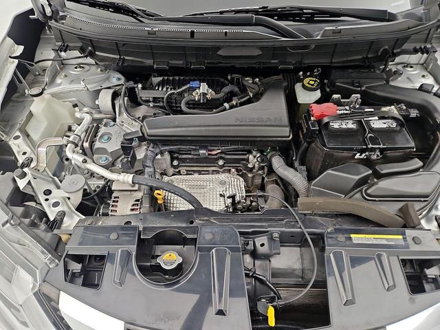 Photo of 2020 Silver Nissan Rogue