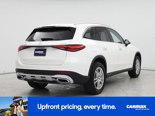 Photo of 2023 White Mercedes-Benz GLC 300