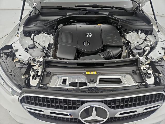 Photo of 2023 White Mercedes-Benz GLC 300