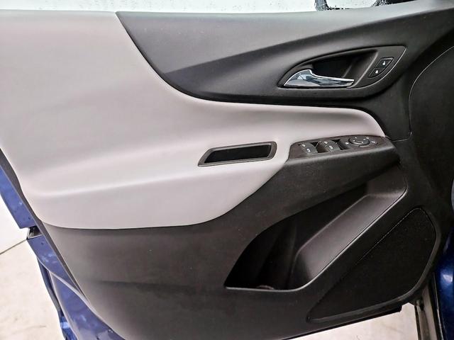 Photo of 2022 Blue Chevrolet Equinox