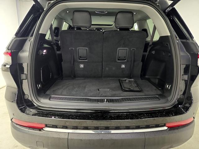 Photo of 2021 Black Jeep Grand Cherokee L