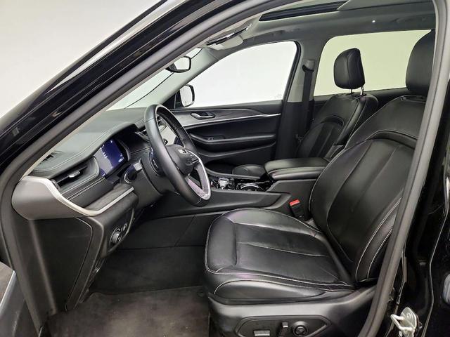 Photo of 2021 Black Jeep Grand Cherokee L