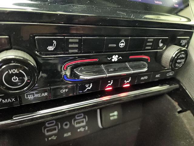 Photo of 2021 Black Jeep Grand Cherokee L